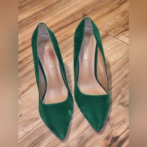 Velvet Green Pump
